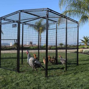 Rugged Ranch™ 7.5' x 6.5' x 6.25' Universal Walk-In Pen